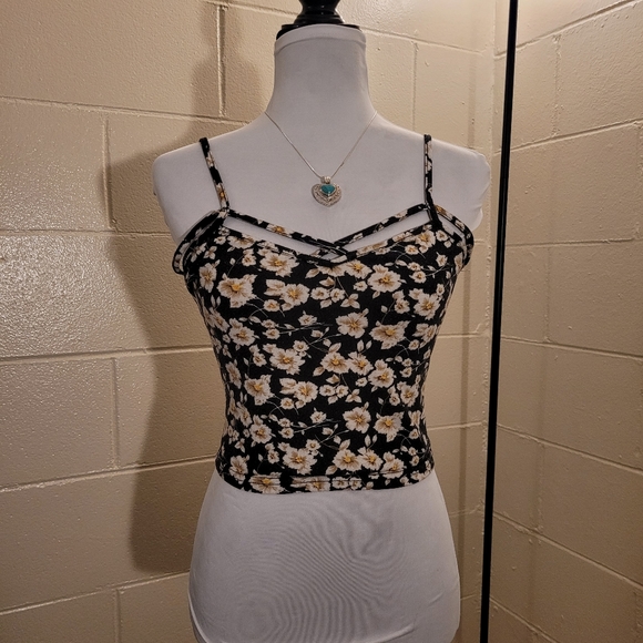 Floral Crop Tank Top - Picture 3 of 4